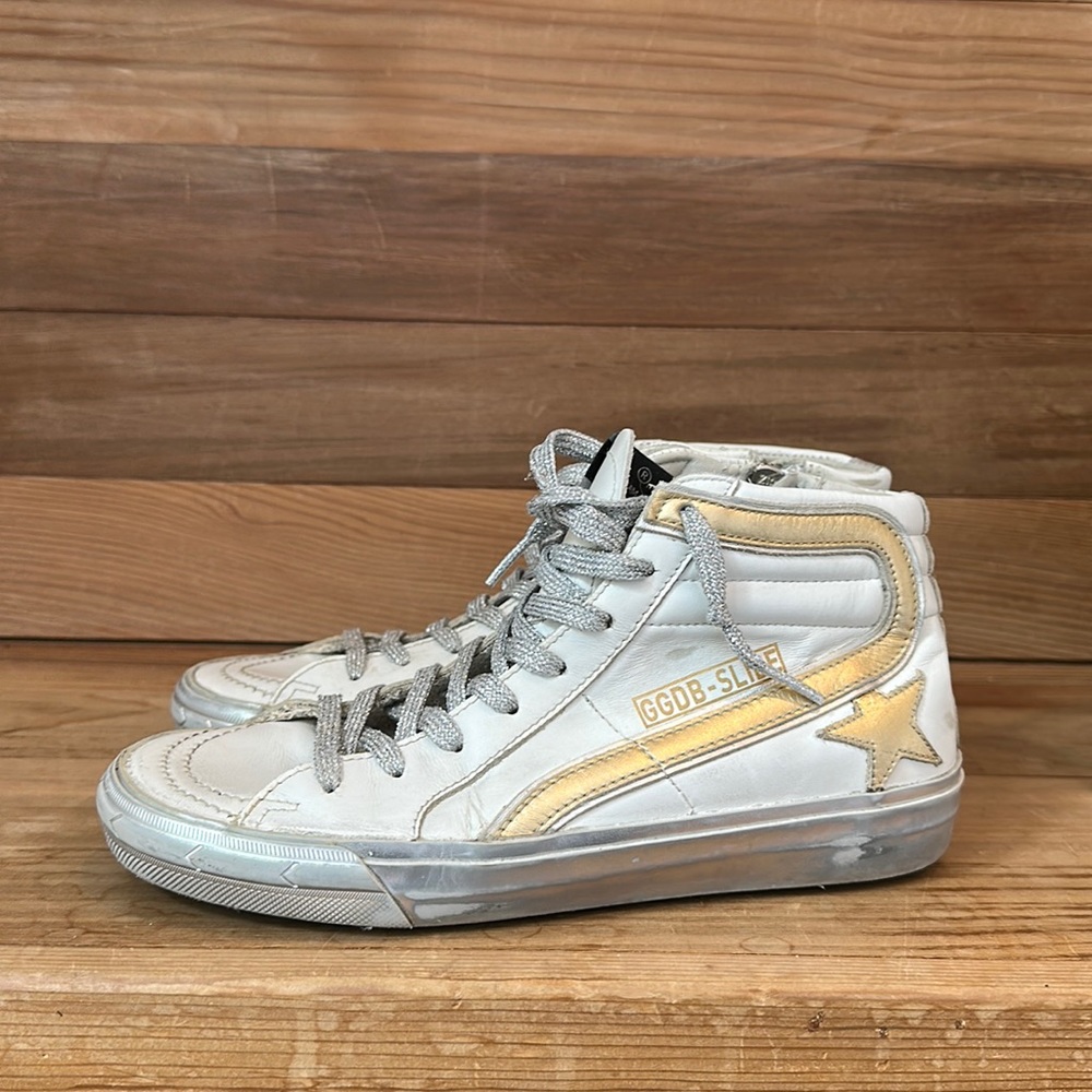 NWOT Golden Goose sneaker